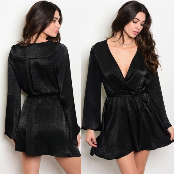 🛍SALE🔥Black Satin Long Sleeve Dress by Wila🖤 - Picture 2 of 2